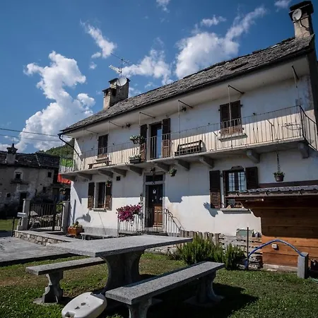 Holiday home Il Girasole Montecrestese